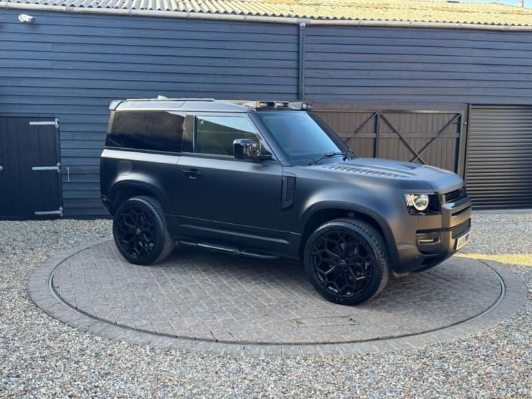 LAND ROVER DEFENDER