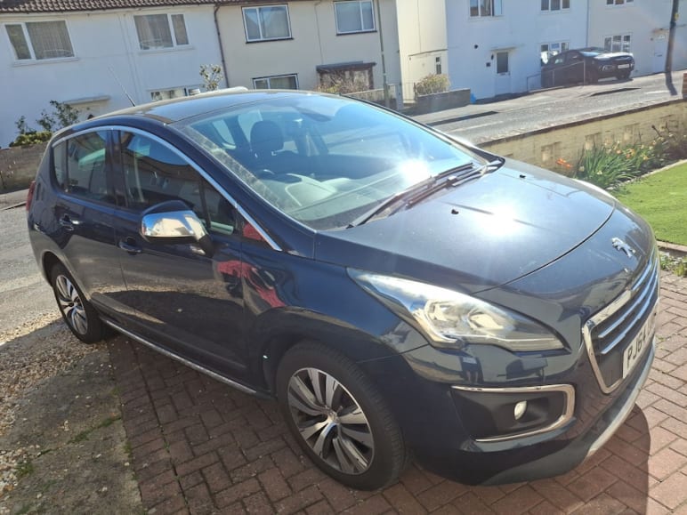 PEUGEOT 3008