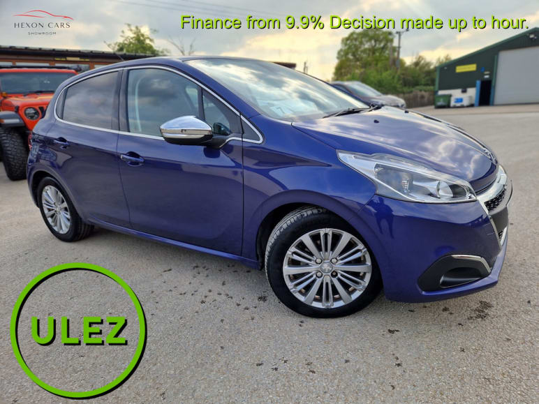 PEUGEOT 208