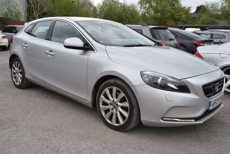 VOLVO V40