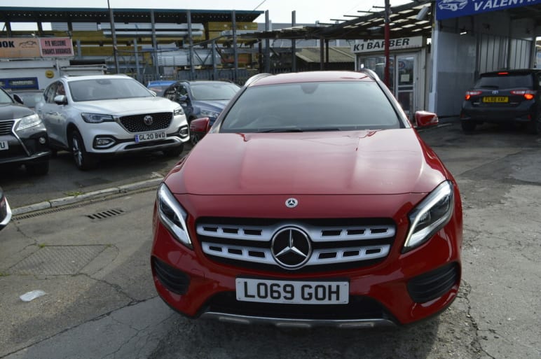 MERCEDES-BENZ GLA