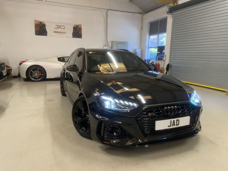 AUDI RS4