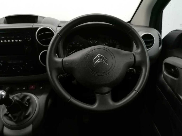 1.6 BlueHDi Feel Edition Multispace 3 Seats 5dr
