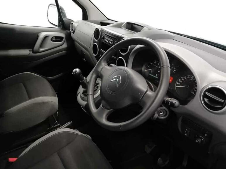 1.6 BlueHDi Feel Edition Multispace 3 Seats 5dr
