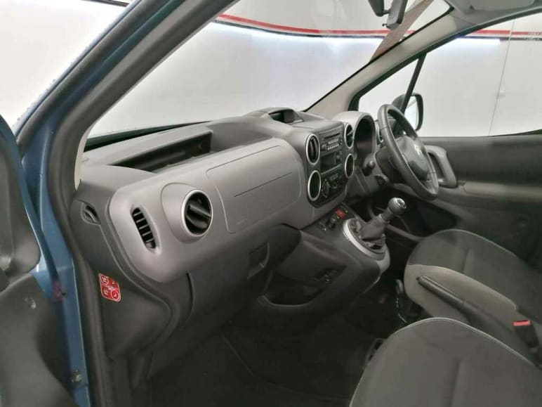 1.6 BlueHDi Feel Edition Multispace 3 Seats 5dr