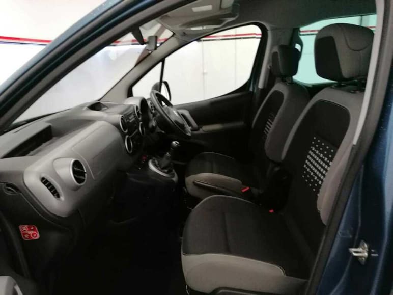 1.6 BlueHDi Feel Edition Multispace 3 Seats 5dr