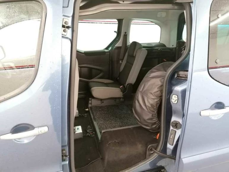 1.6 BlueHDi Feel Edition Multispace 3 Seats 5dr