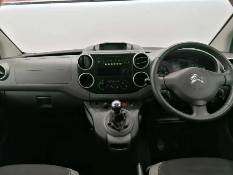 1.6 BlueHDi Feel Edition Multispace 3 Seats 5dr
