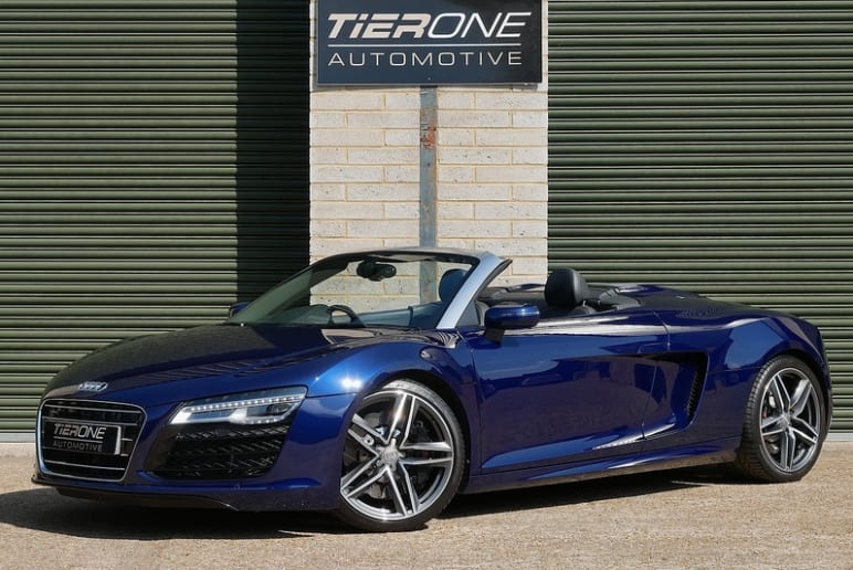 AUDI R8
