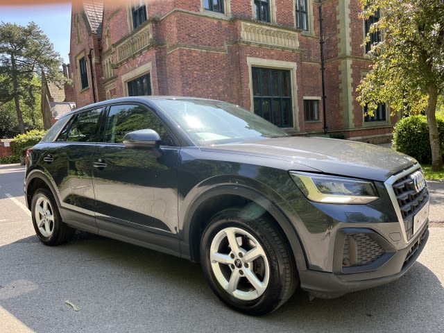 AUDI Q2