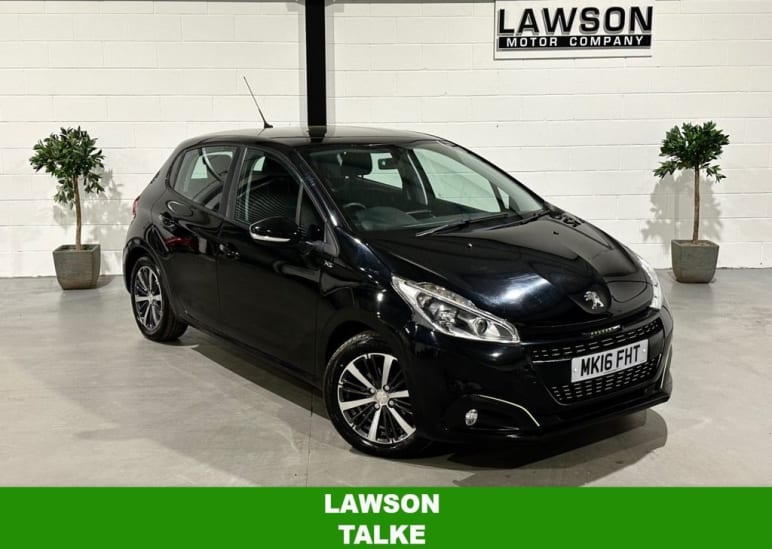 PEUGEOT 208