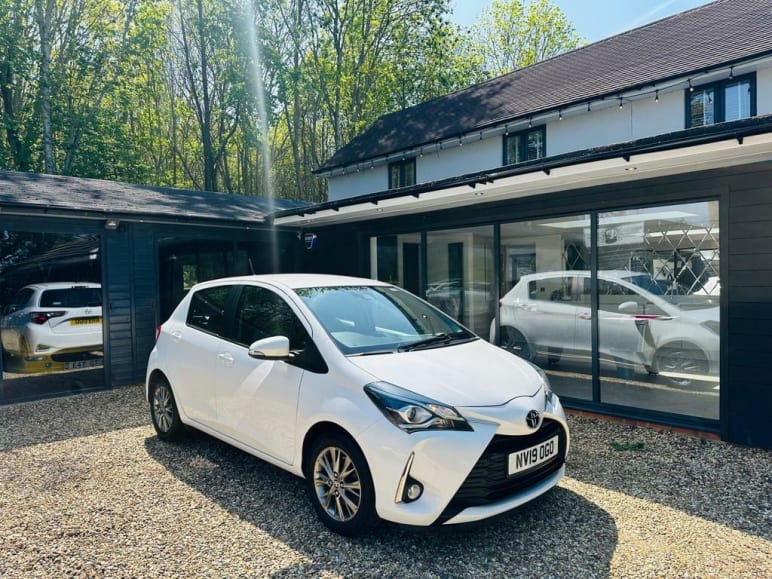 TOYOTA YARIS