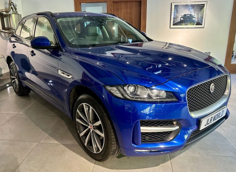 JAGUAR F-PACE