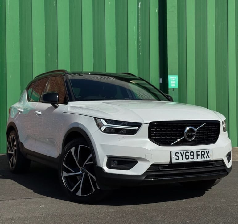 VOLVO XC40