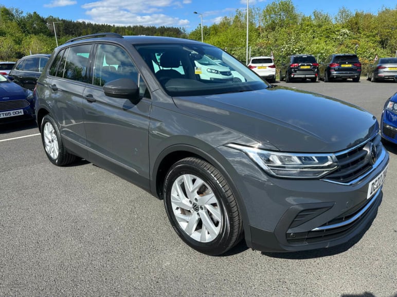 VOLKSWAGEN TIGUAN
