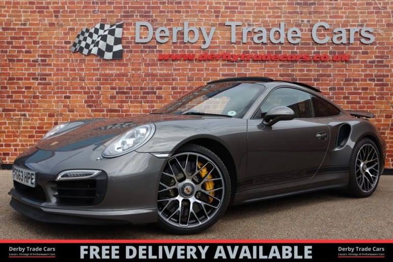 PORSCHE 911