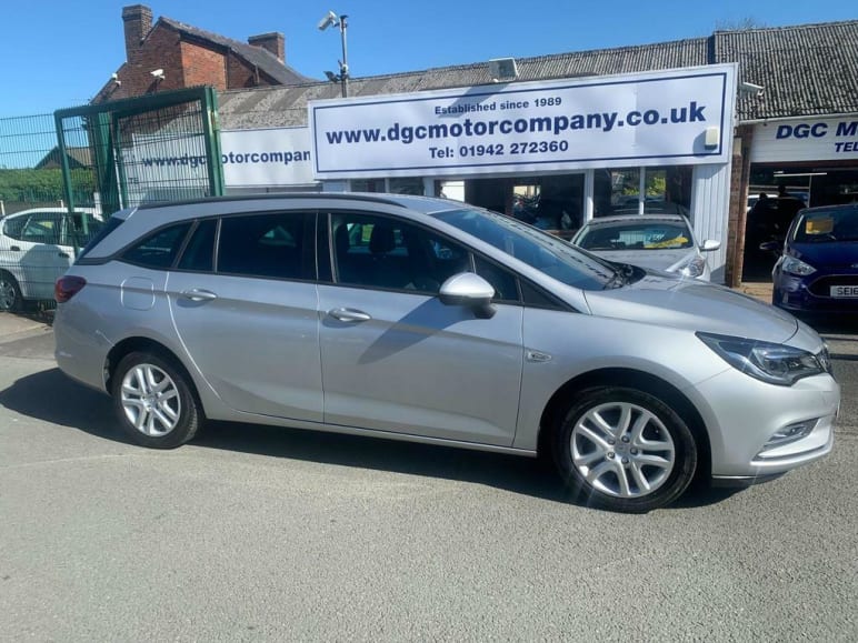 VAUXHALL ASTRA