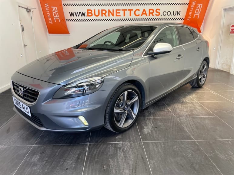 VOLVO V40