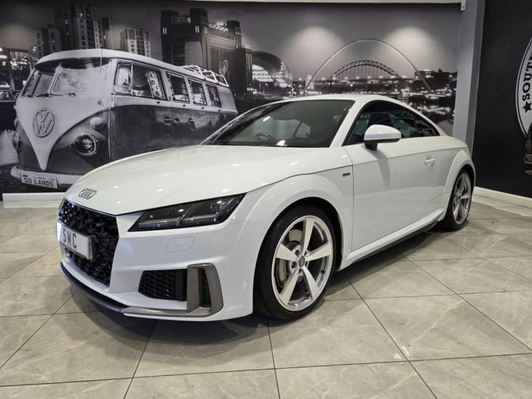 AUDI TT