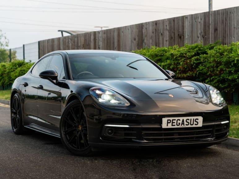 PORSCHE PANAMERA