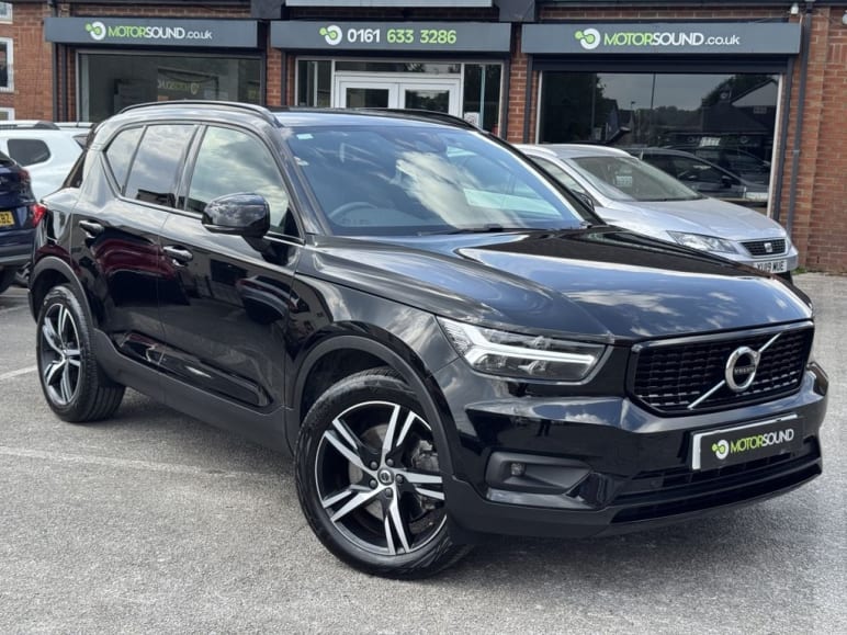 VOLVO XC40