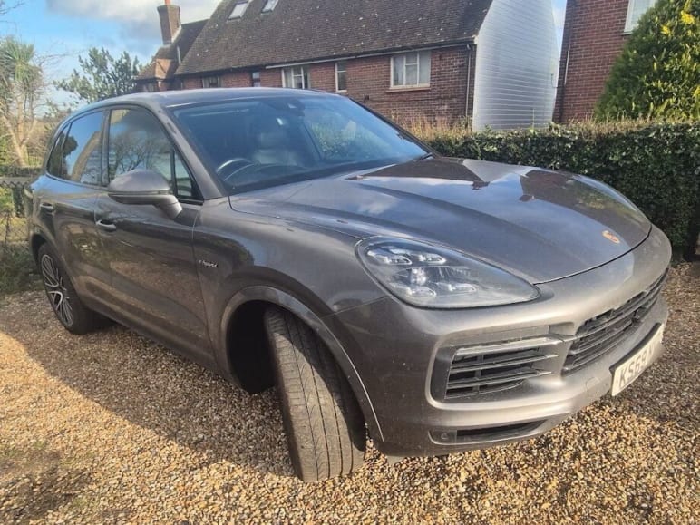 PORSCHE CAYENNE