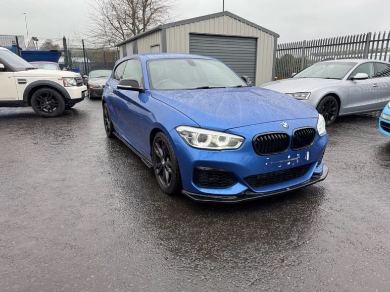BMW 1 SERIES