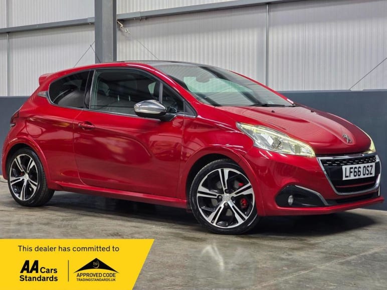 PEUGEOT 208