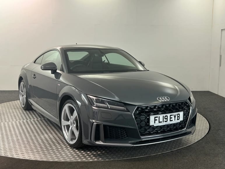 AUDI TT
