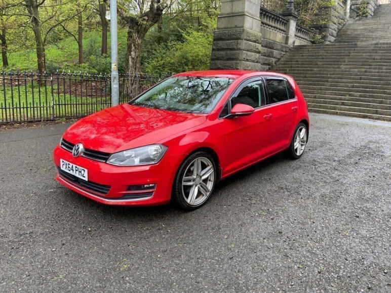 VOLKSWAGEN GOLF
