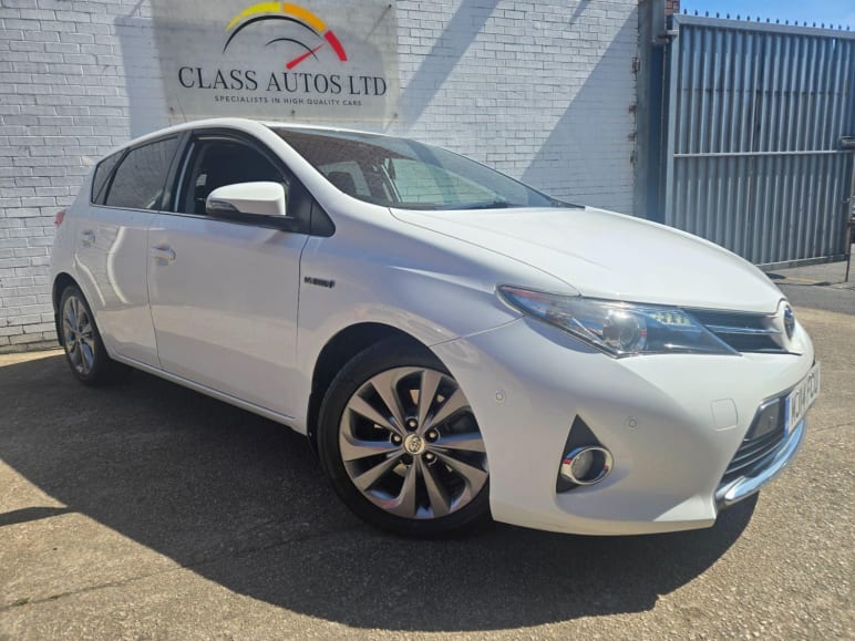 TOYOTA AURIS