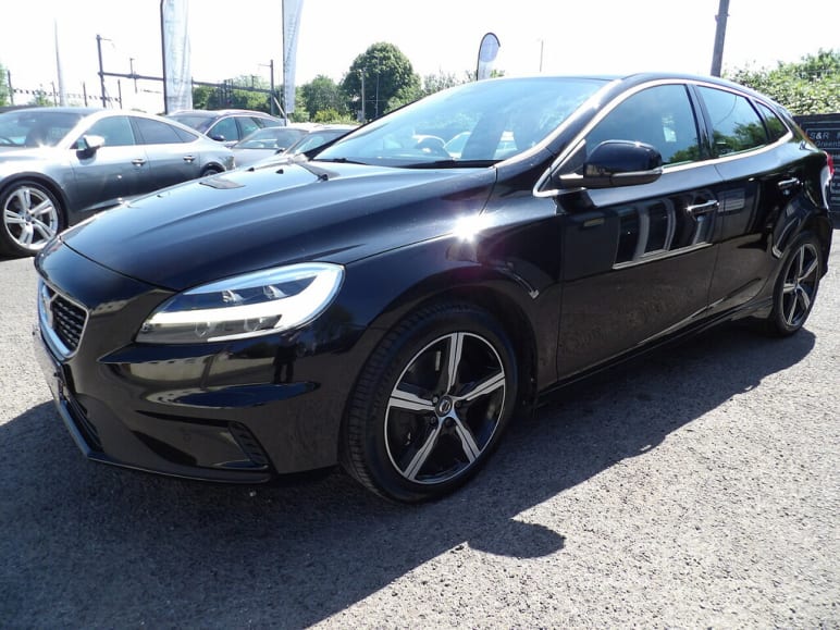 VOLVO V40