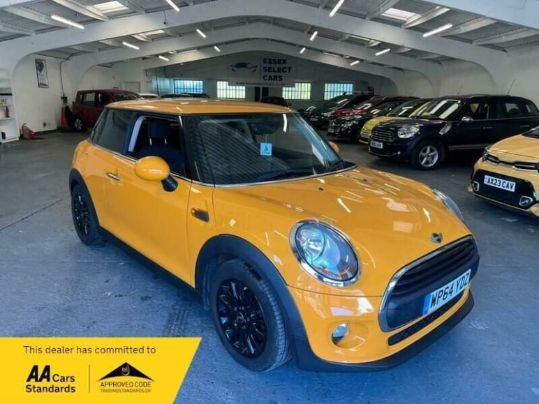 MINI HATCHBACK
