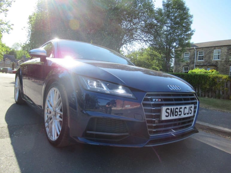 AUDI TT