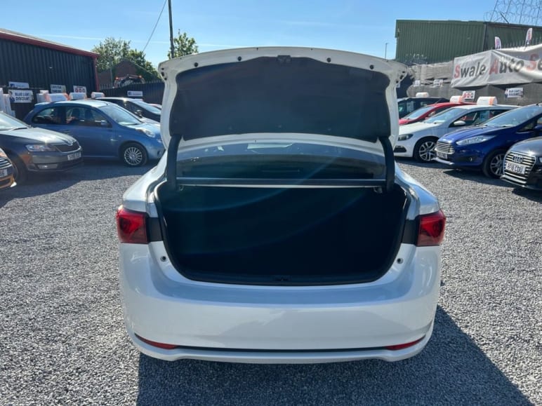 2.0 D-4D Excel Saloon 4dr Diesel Manual Euro 6 (s/
