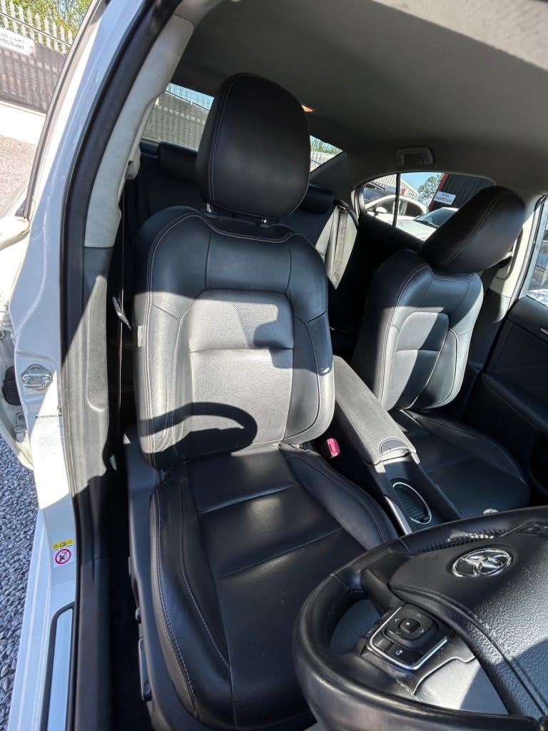2.0 D-4D Excel Saloon 4dr Diesel Manual Euro 6 (s/