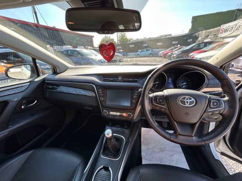 2.0 D-4D Excel Saloon 4dr Diesel Manual Euro 6 (s/