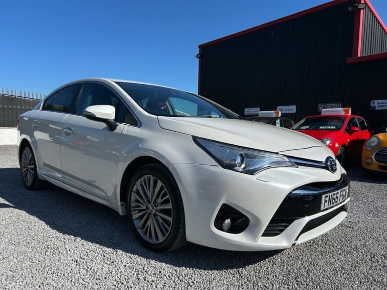 2.0 D-4D Excel Saloon 4dr Diesel Manual Euro 6 (s/