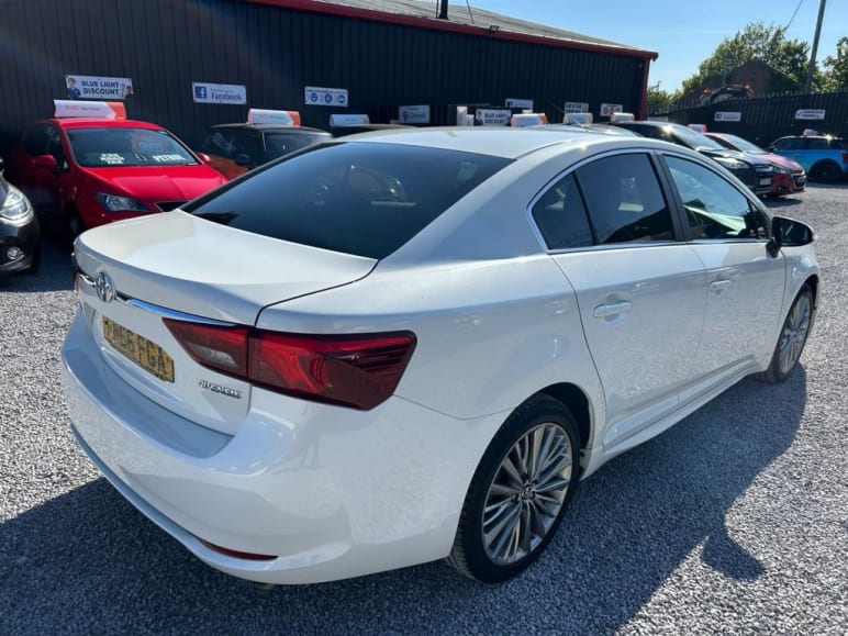 2.0 D-4D Excel Saloon 4dr Diesel Manual Euro 6 (s/