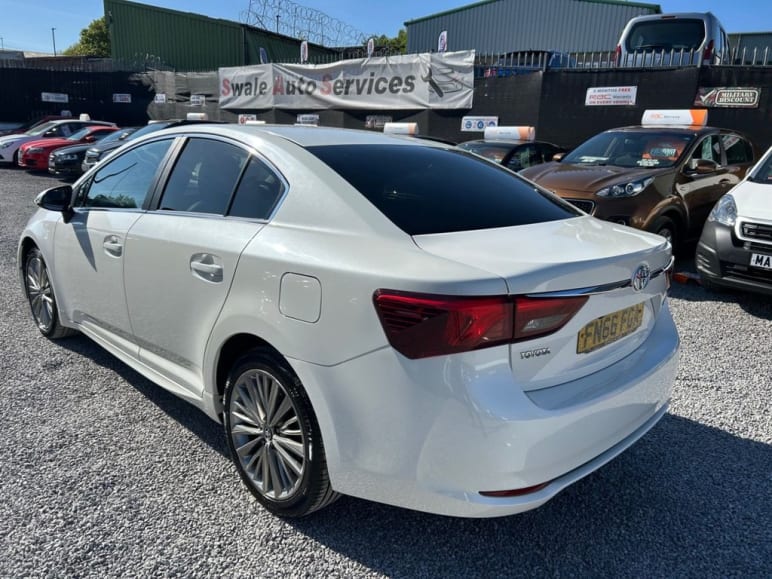 2.0 D-4D Excel Saloon 4dr Diesel Manual Euro 6 (s/