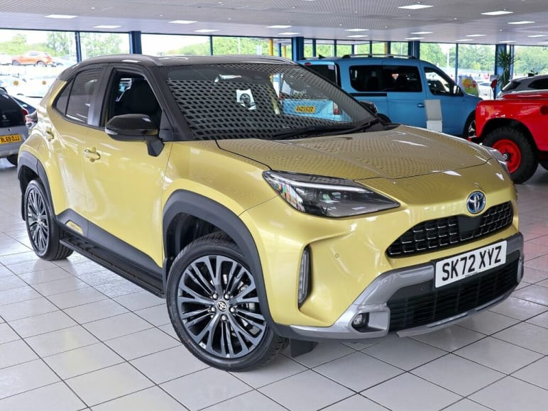 TOYOTA YARIS CROSS