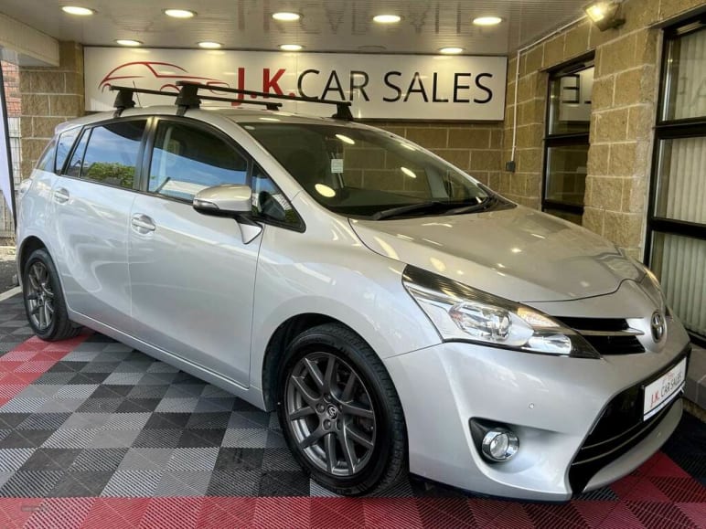 TOYOTA VERSO