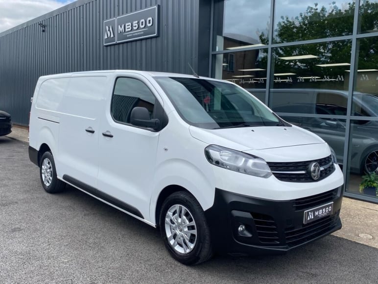 VAUXHALL VIVARO