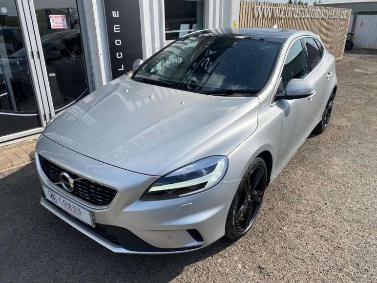 VOLVO V40