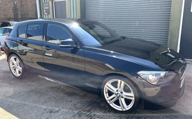 BMW 1 SERIES