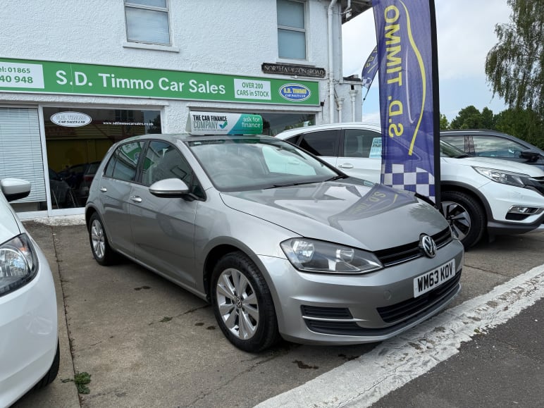 VOLKSWAGEN GOLF