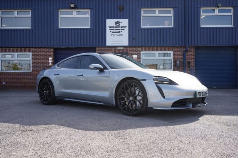PORSCHE TAYCAN