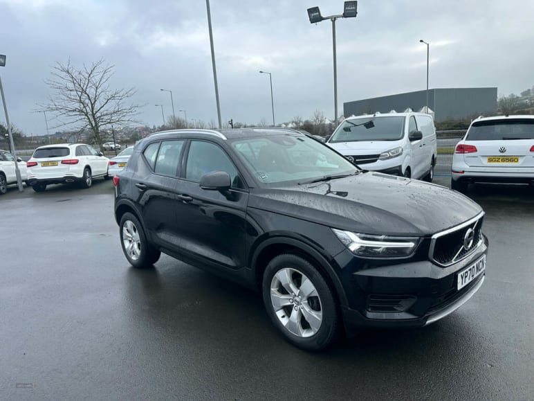 VOLVO XC40