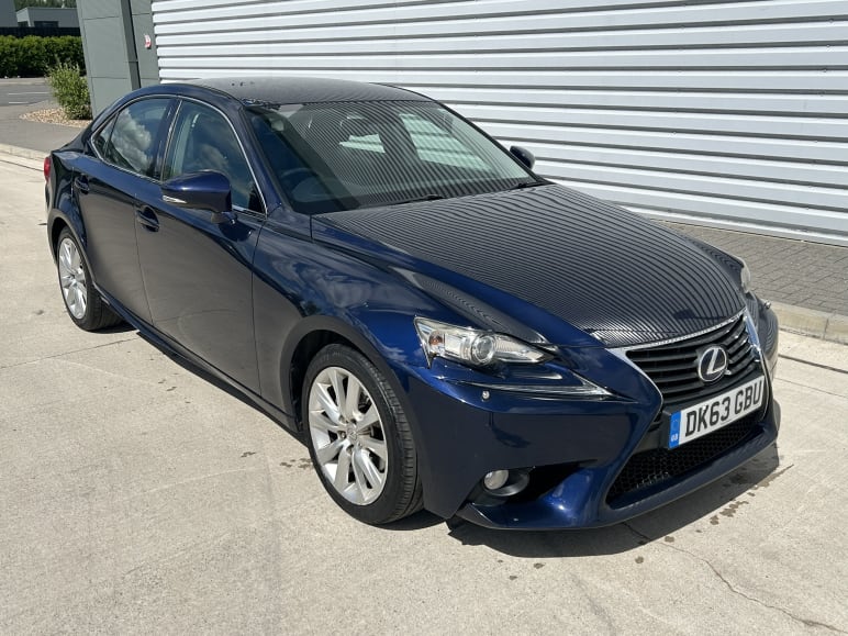 LEXUS IS