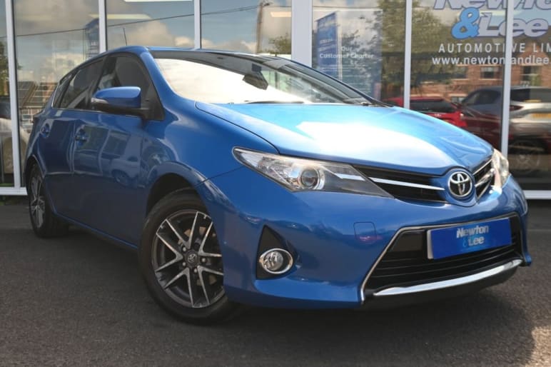 TOYOTA AURIS
